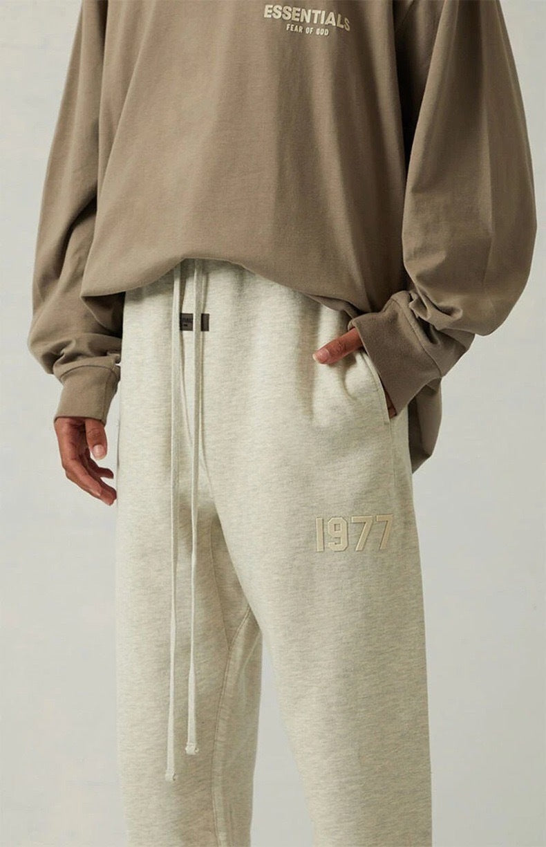 AMBERELLE 1977 Relaxed Wide-Leg Sweatpants in cream