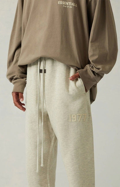 AMBERELLE 1977 Relaxed Wide-Leg Sweatpants in cream