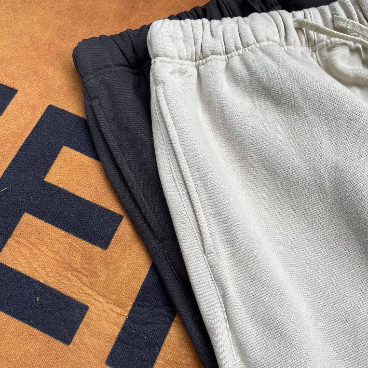 AMBERELLE 1977 Fleece Joggers Sweatpants in white