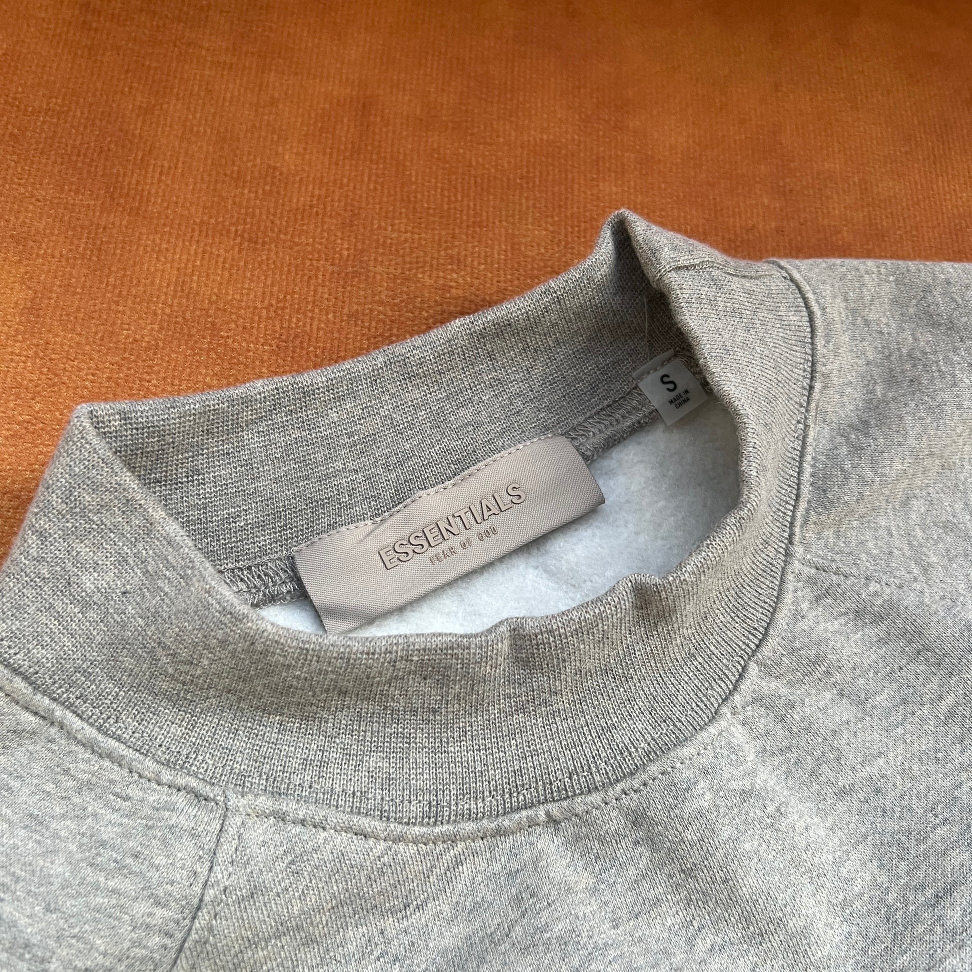 AMBERELLE 1977 Graphic Crewneck Sweatshirt in cream