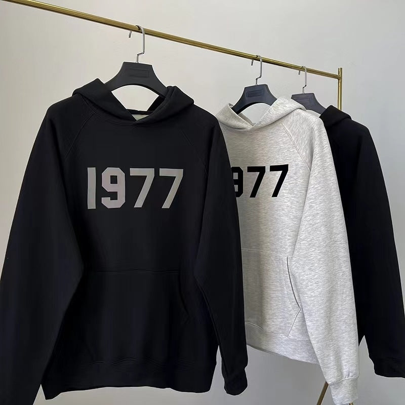 AMBERELLE 1977 Graphic Fleece Hoodie in black