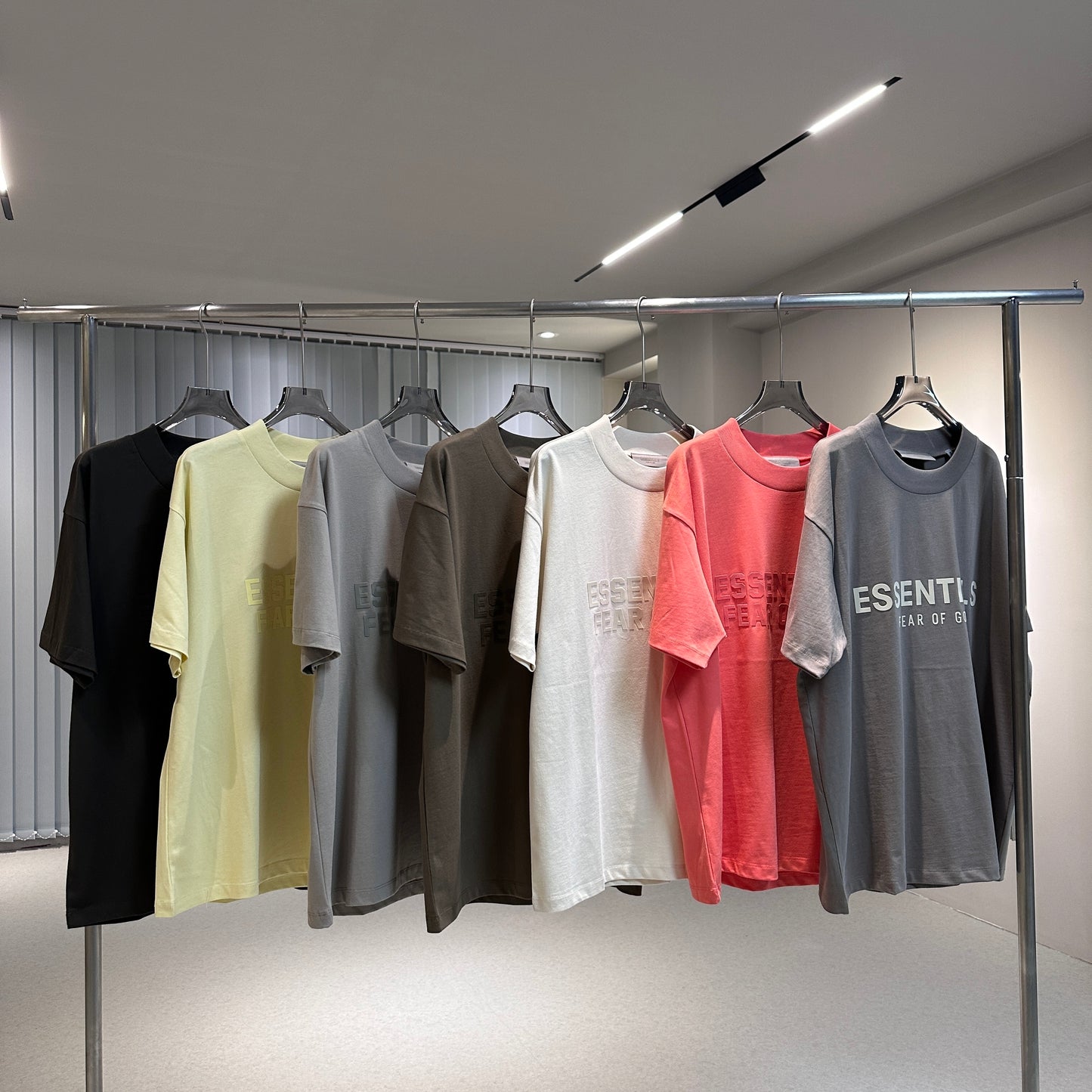 AMBERELLE Double-Line Flocked Logo Short Sleeve Tee in gray