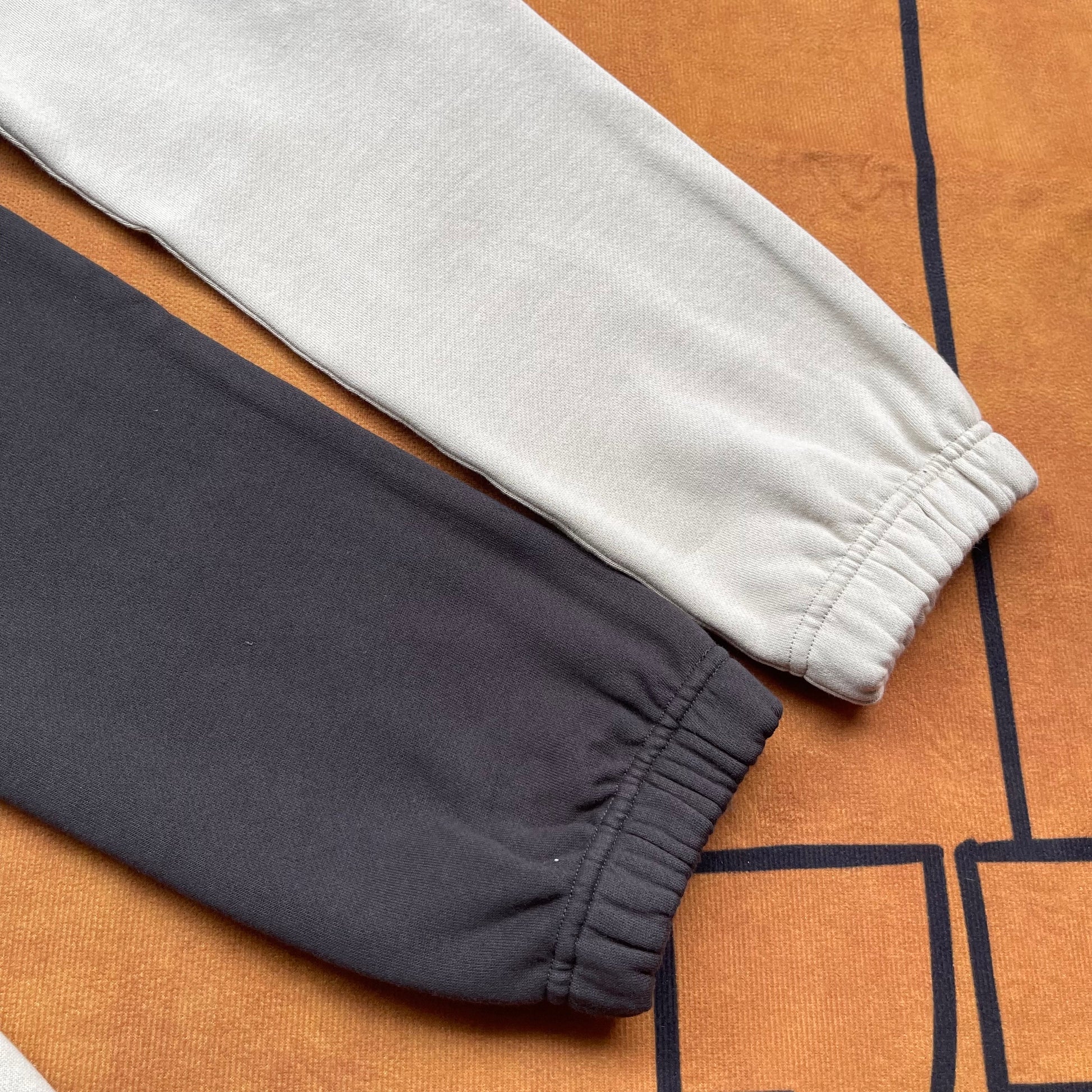 AMBERELLE 1977 Fleece Joggers Sweatpants in black