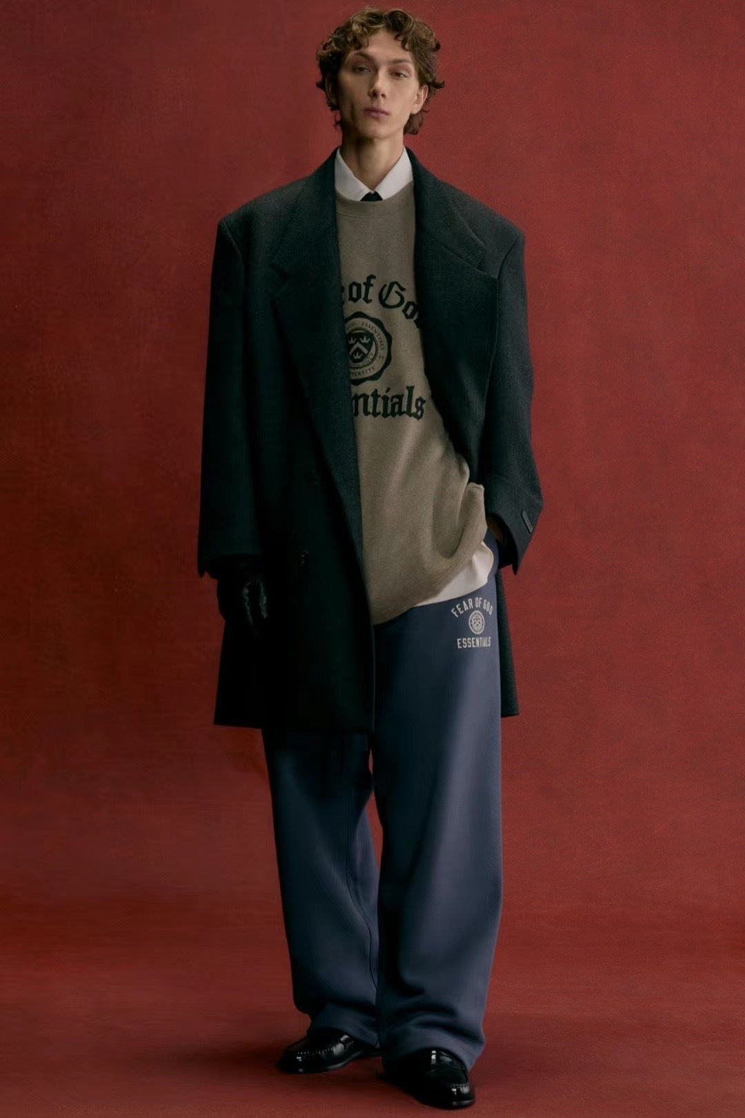 AMBERELLE Vintage Graphic Fleece Sweatpants in navy