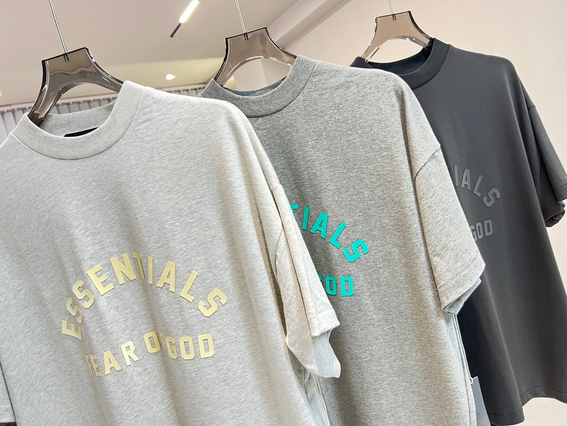 AMBERELLE Arc Logo Flocked Short Sleeve Tee in black