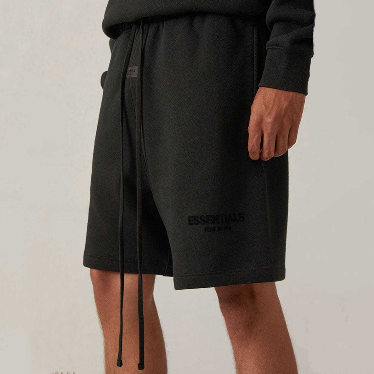 AMBERELLE Heavy Fleece Logo Sweatshorts in light heather grey