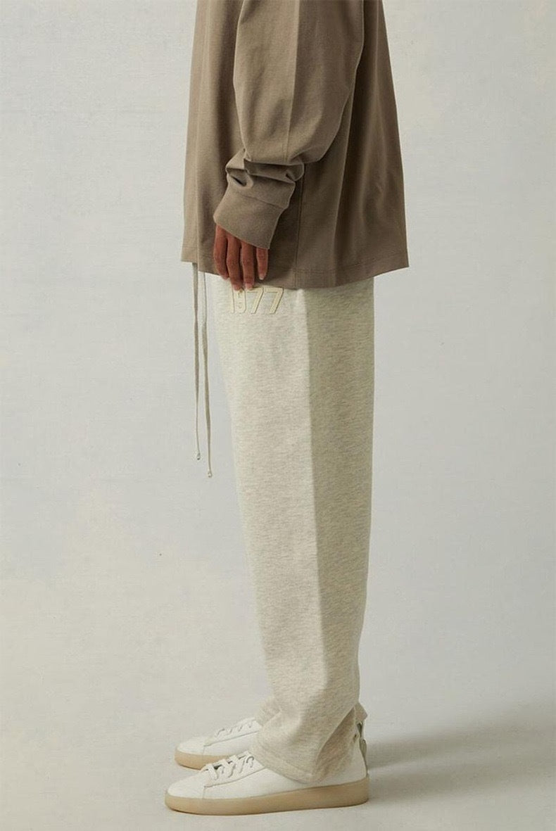 AMBERELLE 1977 Relaxed Wide-Leg Sweatpants in cream