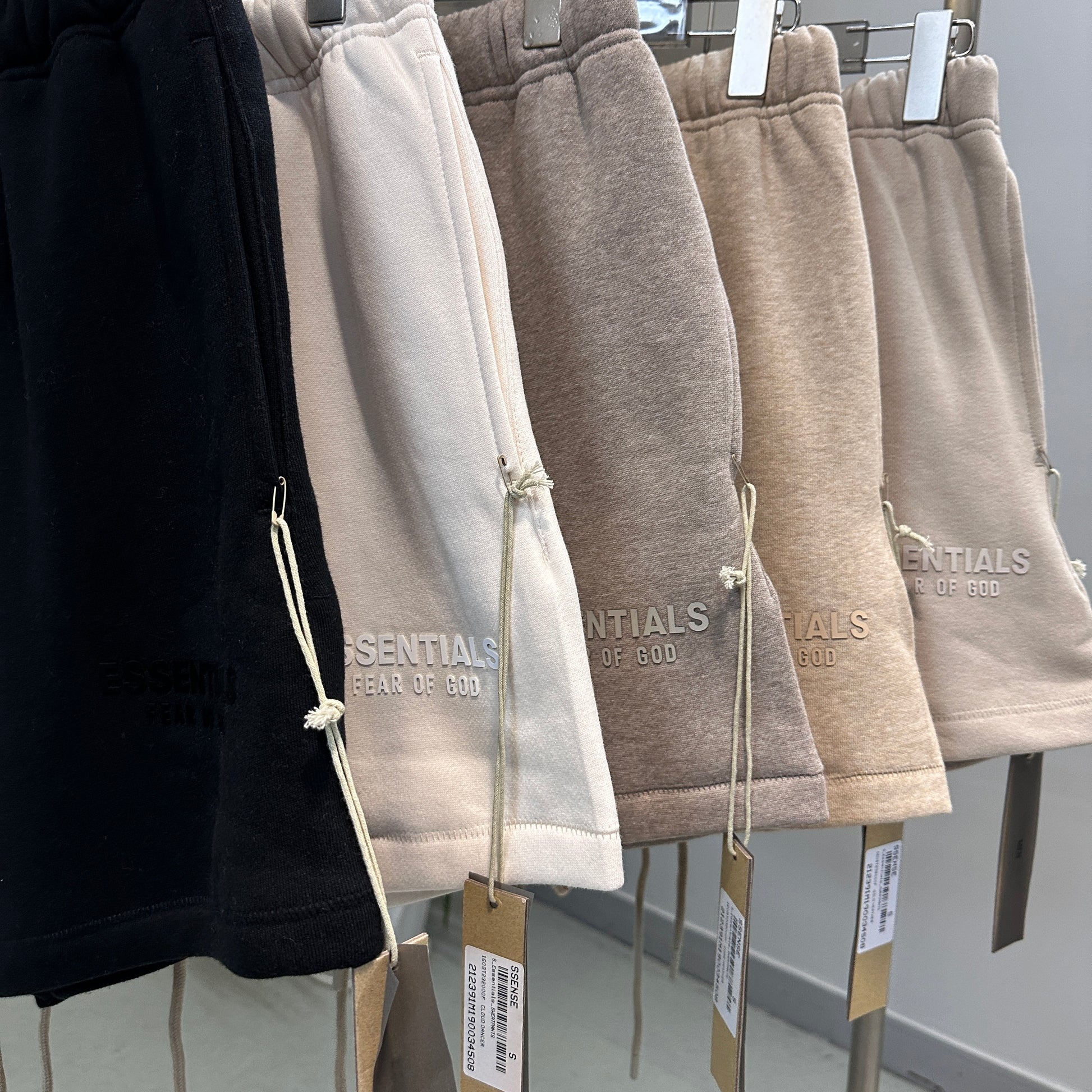 AMBERELLE Cloud Plush Logo Sweatshorts in dark taupe