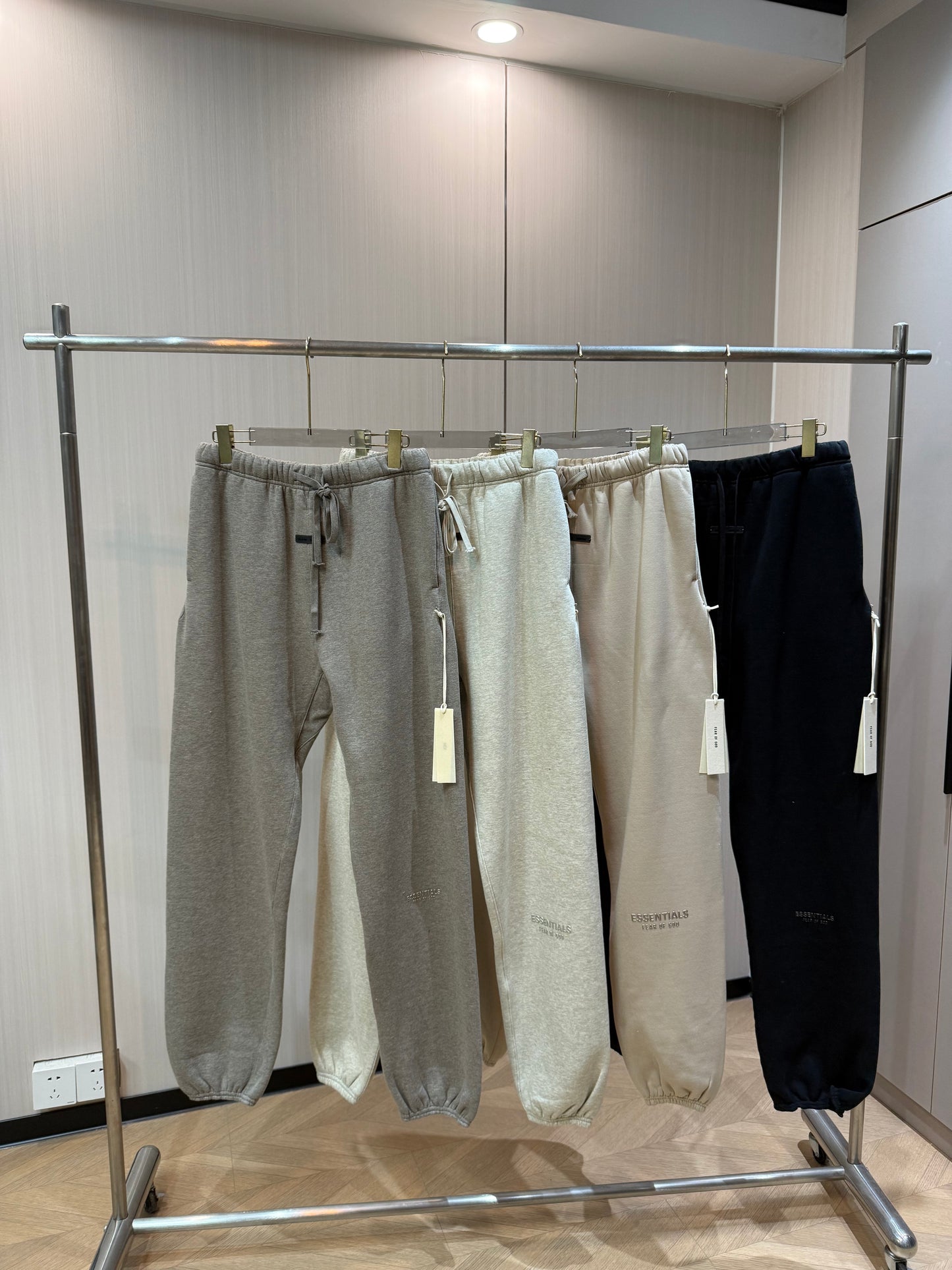 AMBERELLE Vintage Fleece Jogger Sweatpants in black