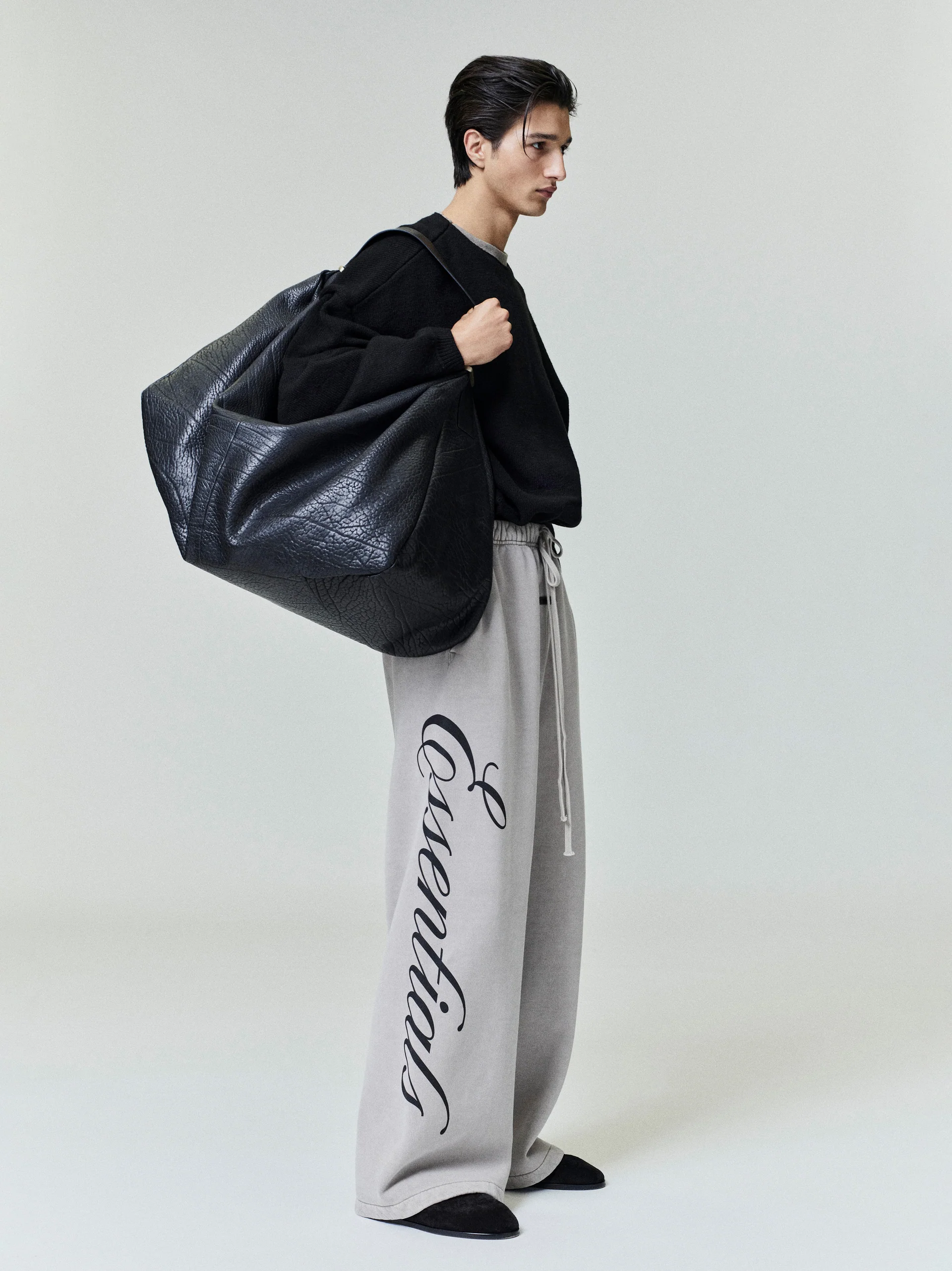 AMBERELLE Heavy Fleece Lounge Sweatpants in black
