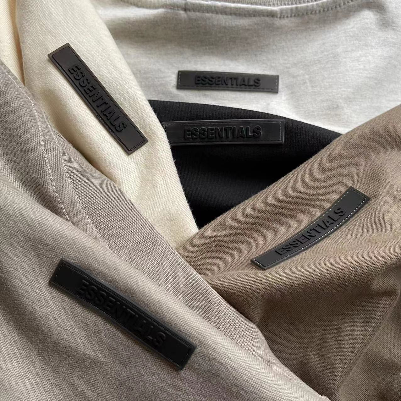 AMBERELLE 21SS Silicone Logo T-Shirt in taupe