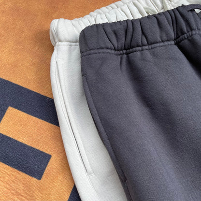 AMBERELLE 1977 Relaxed Straight Sweatpants in black
