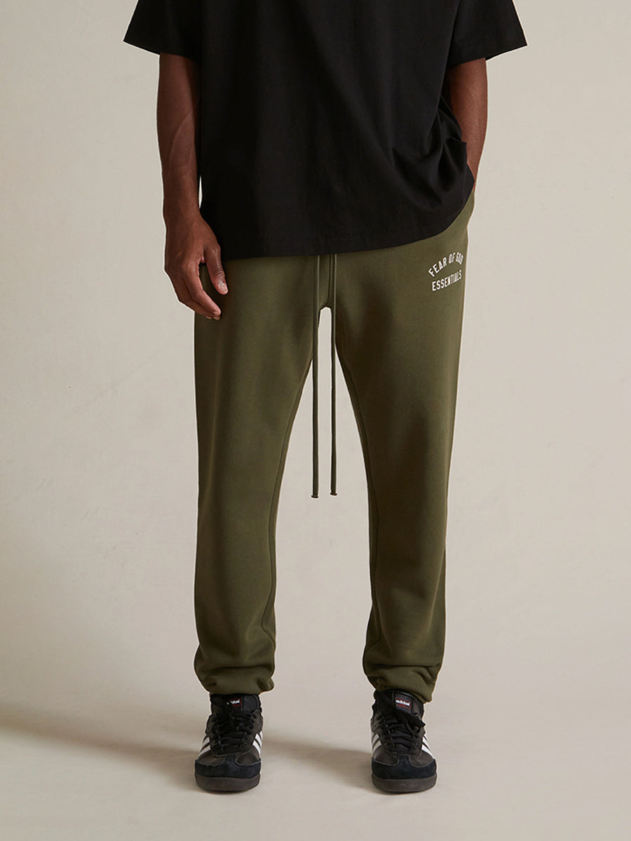 AMBERELLE Bold Letter Graphic Fleece Sweatpants in green