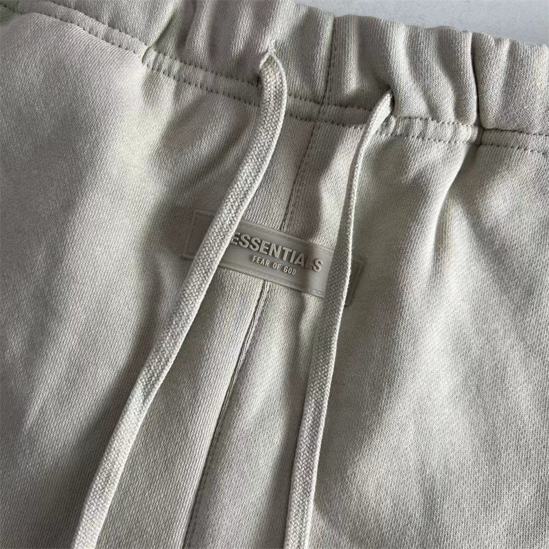 AMBERELLE 1977 Relaxed Drawstring Sweatshorts in light heather grey