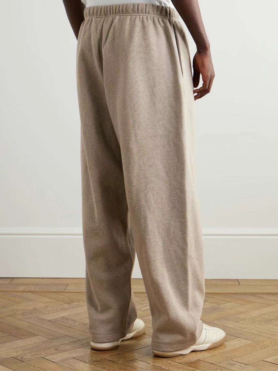 AMBERELLE Vintage Graphic Fleece Sweatpants in navy