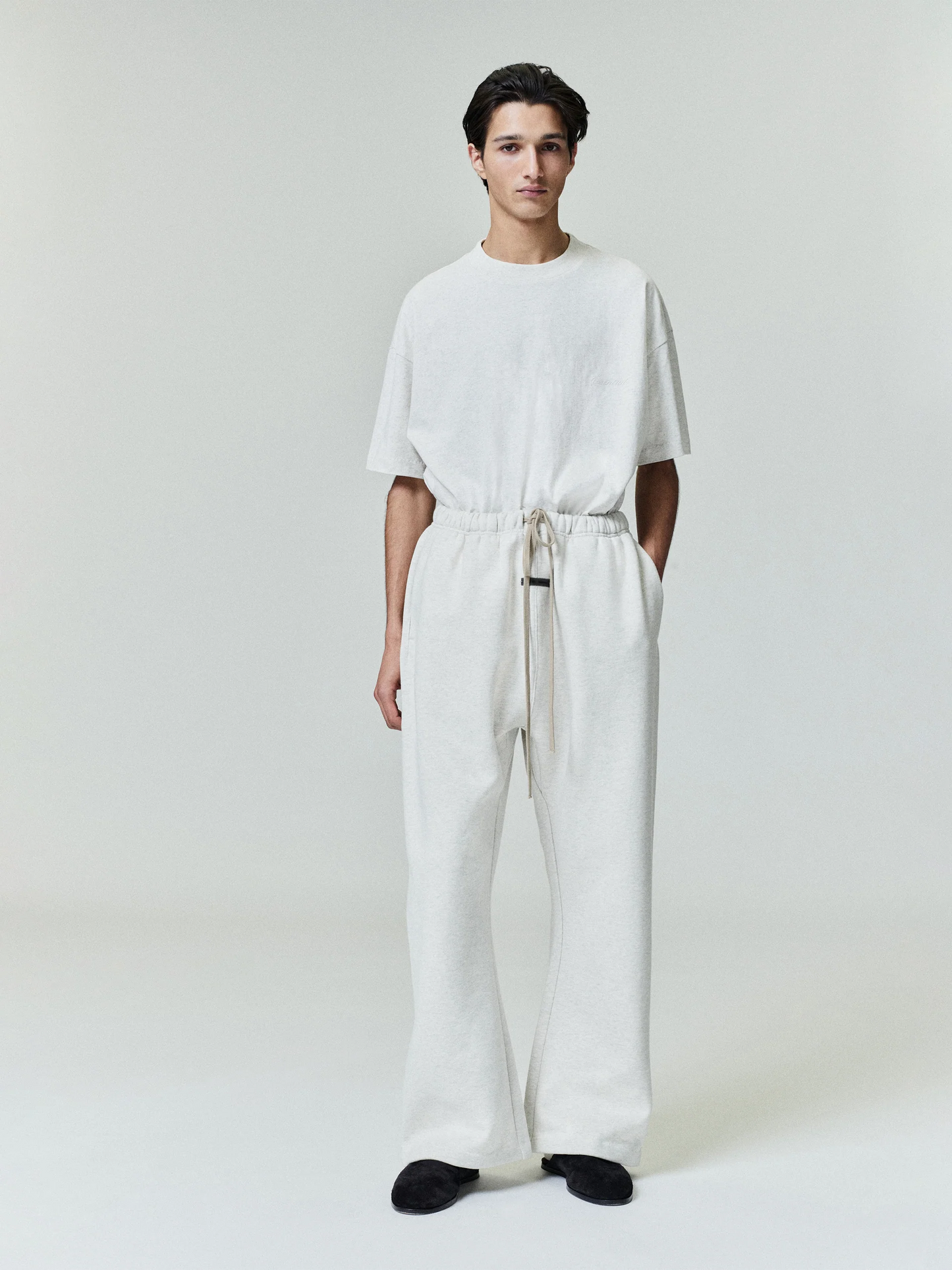 AMBERELLE Minimal Script Logo Boxy T-Shirt in gray