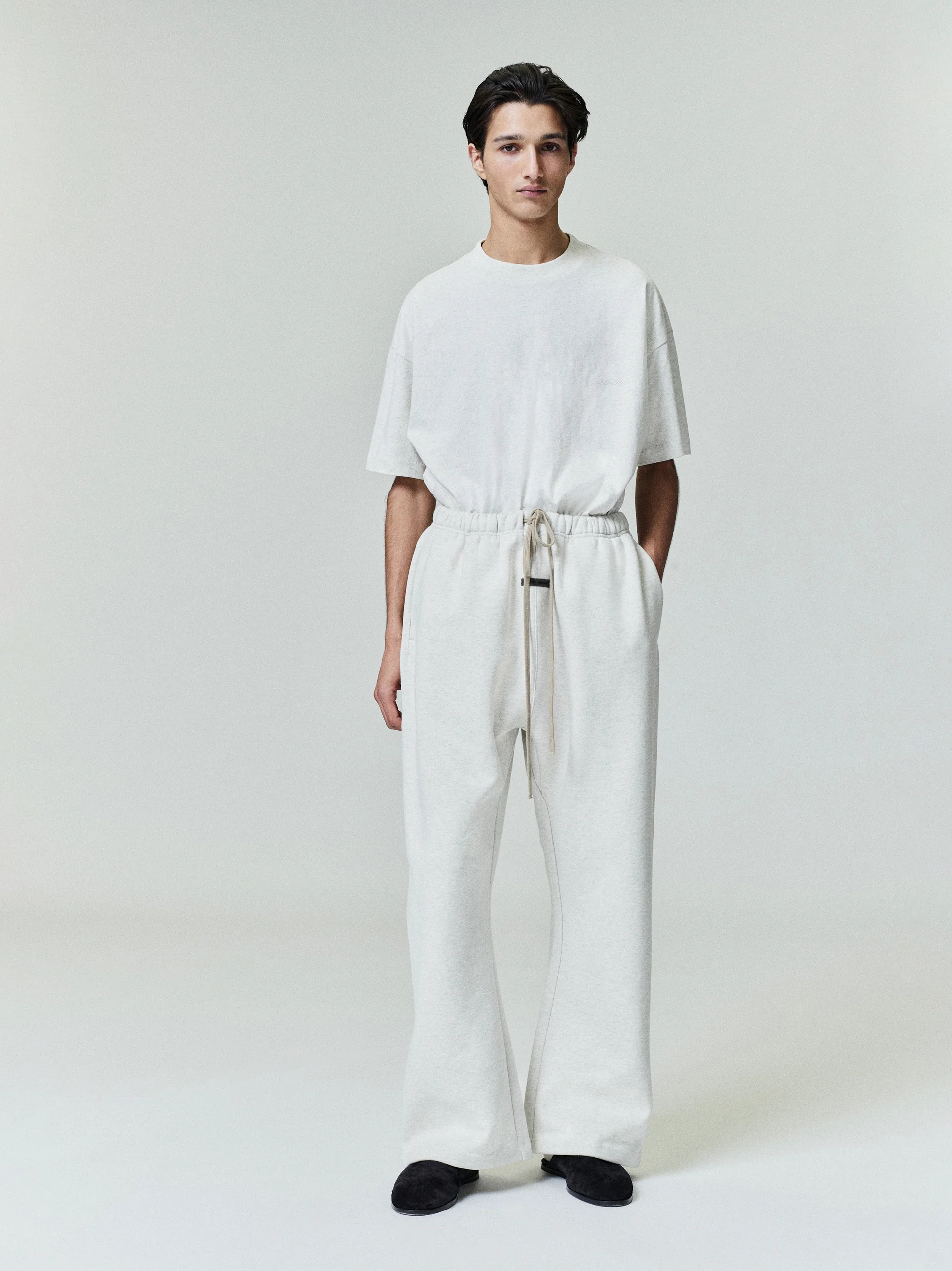 AMBERELLE Minimal Script Logo Boxy T-Shirt in gray