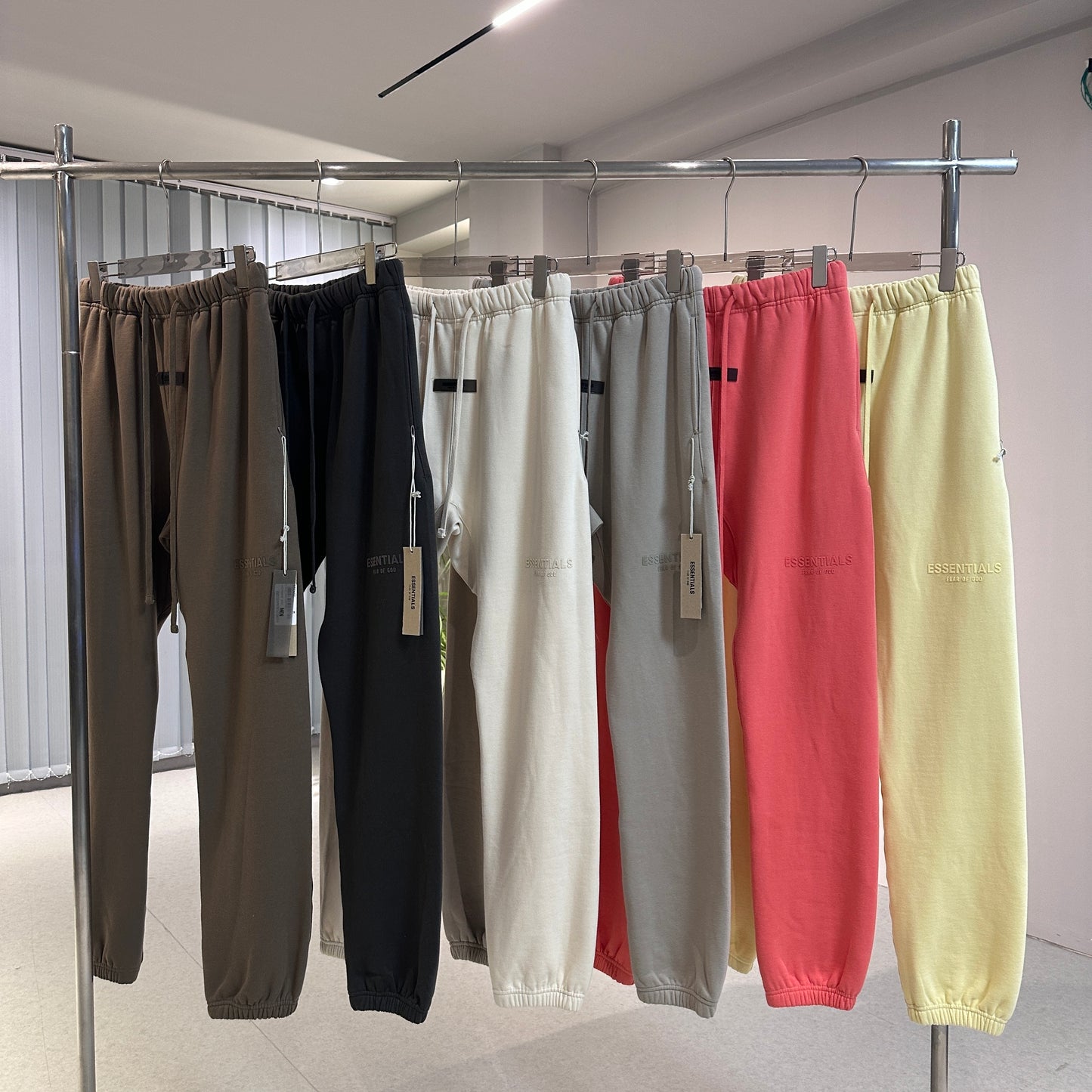 AMBERELLE Multi-Color Fleece Joggers in dark taupe