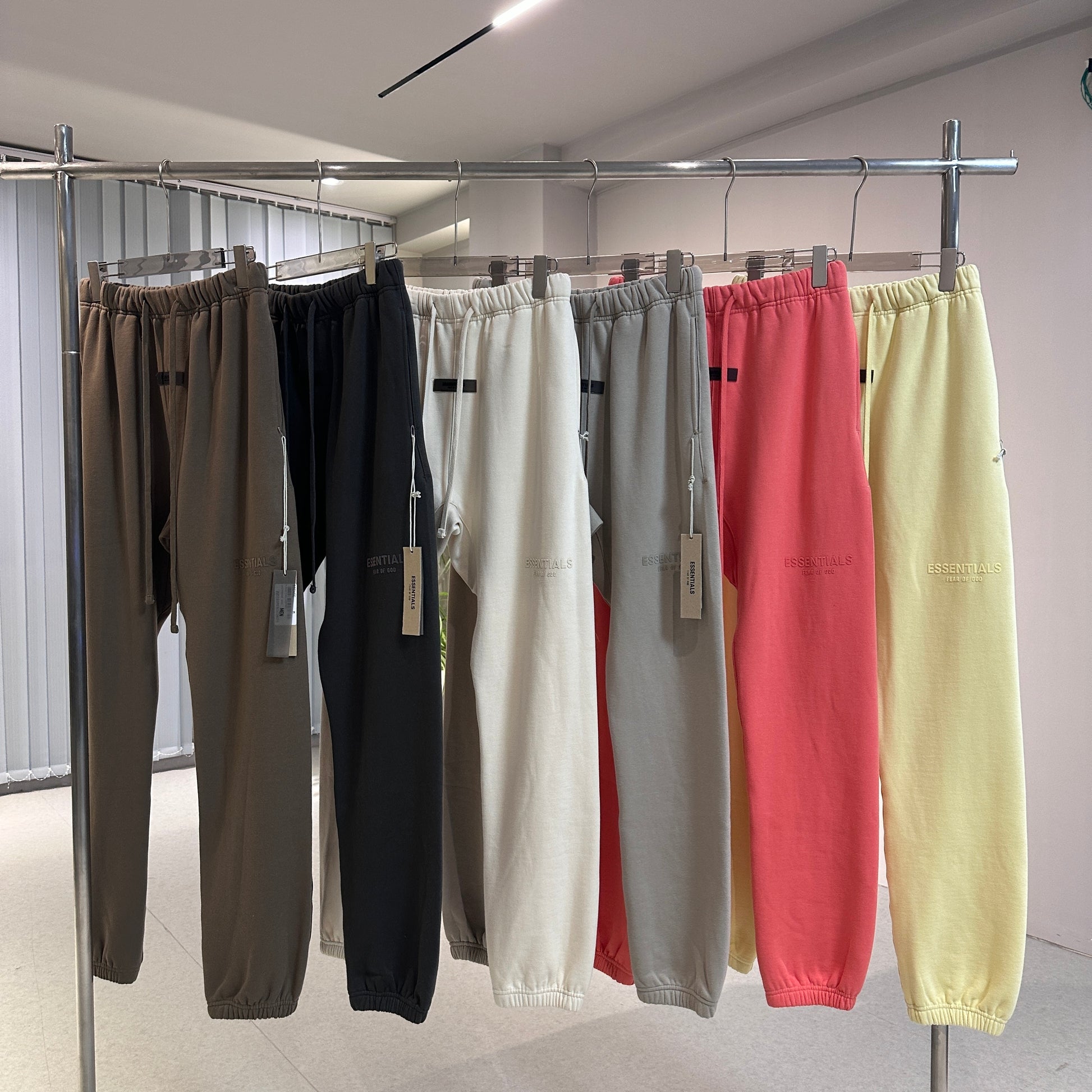 AMBERELLE Multi-Color Fleece Joggers in dark taupe