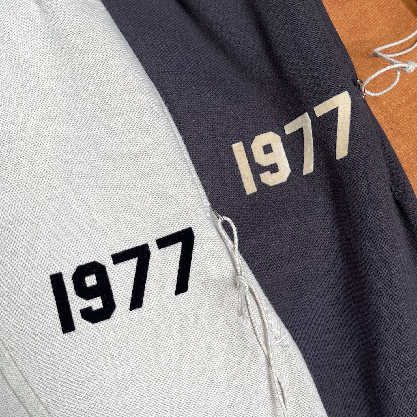 AMBERELLE 1977 Fleece Joggers Sweatpants in black