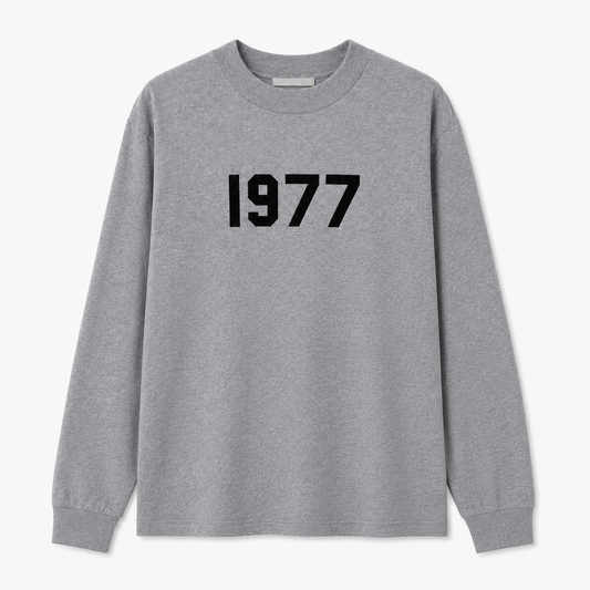 AMBERELLE 1977 Graphic Long Sleeve Tee in light heather grey