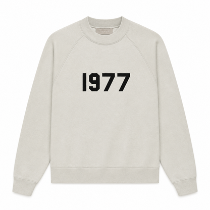AMBERELLE 1977 Graphic Crewneck Sweatshirt in light heather grey