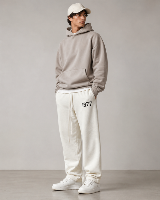 AMBERELLE 1977 Relaxed Straight Sweatpants in cream