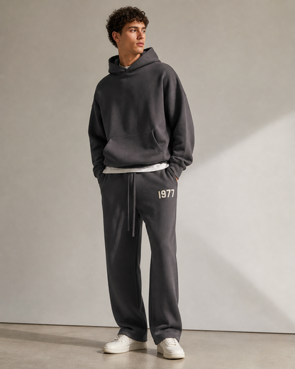 AMBERELLE 1977 Relaxed Straight Sweatpants in cream