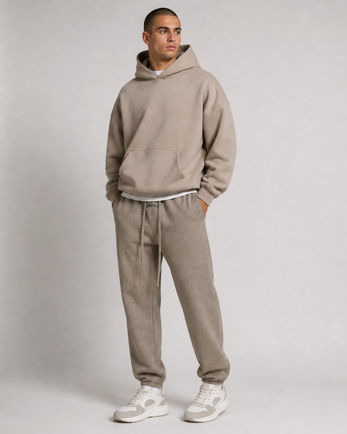 AMBERELLE Vintage Fleece Jogger Sweatpants in cream