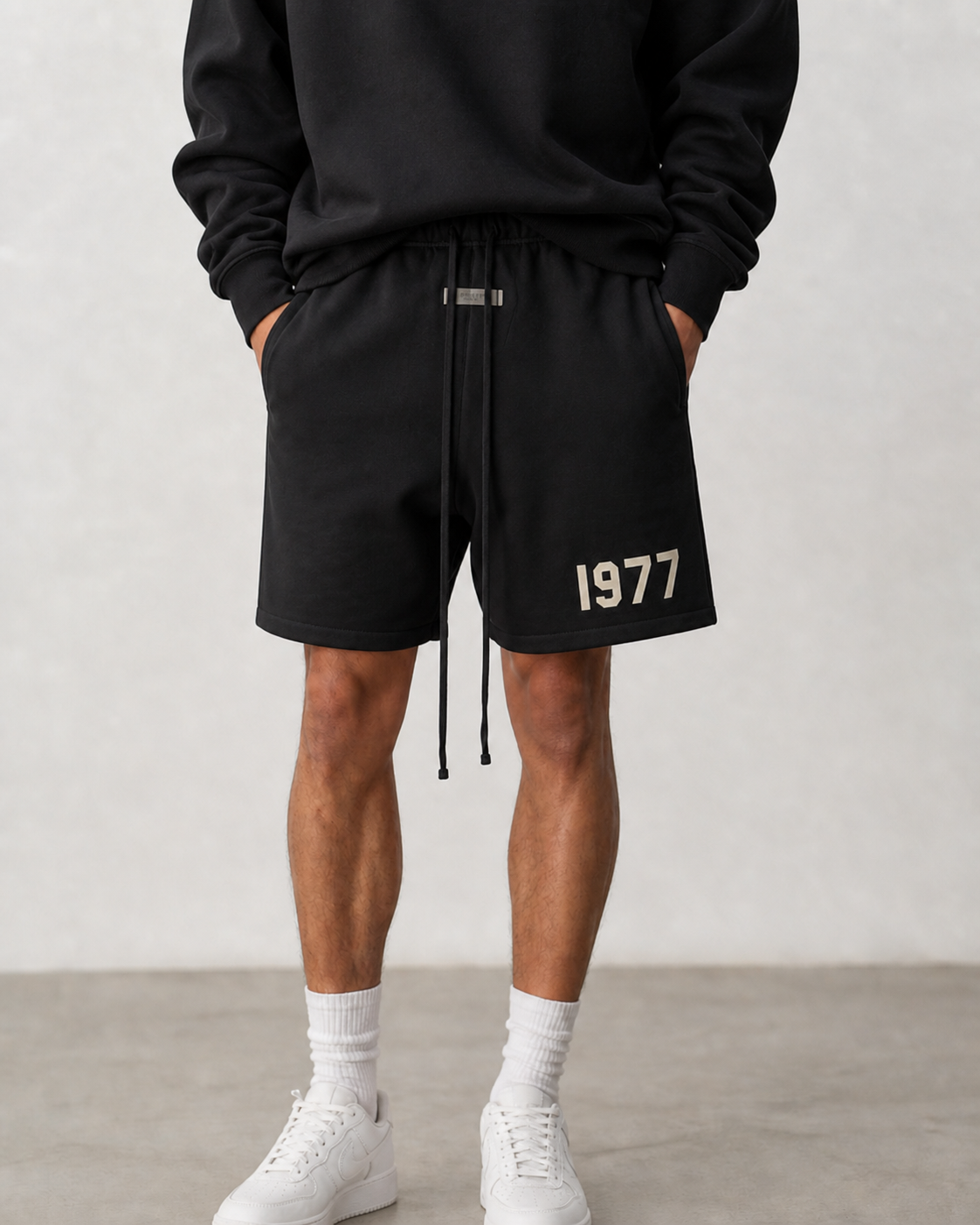 AMBERELLE 1977 Relaxed Drawstring Sweatshorts in black