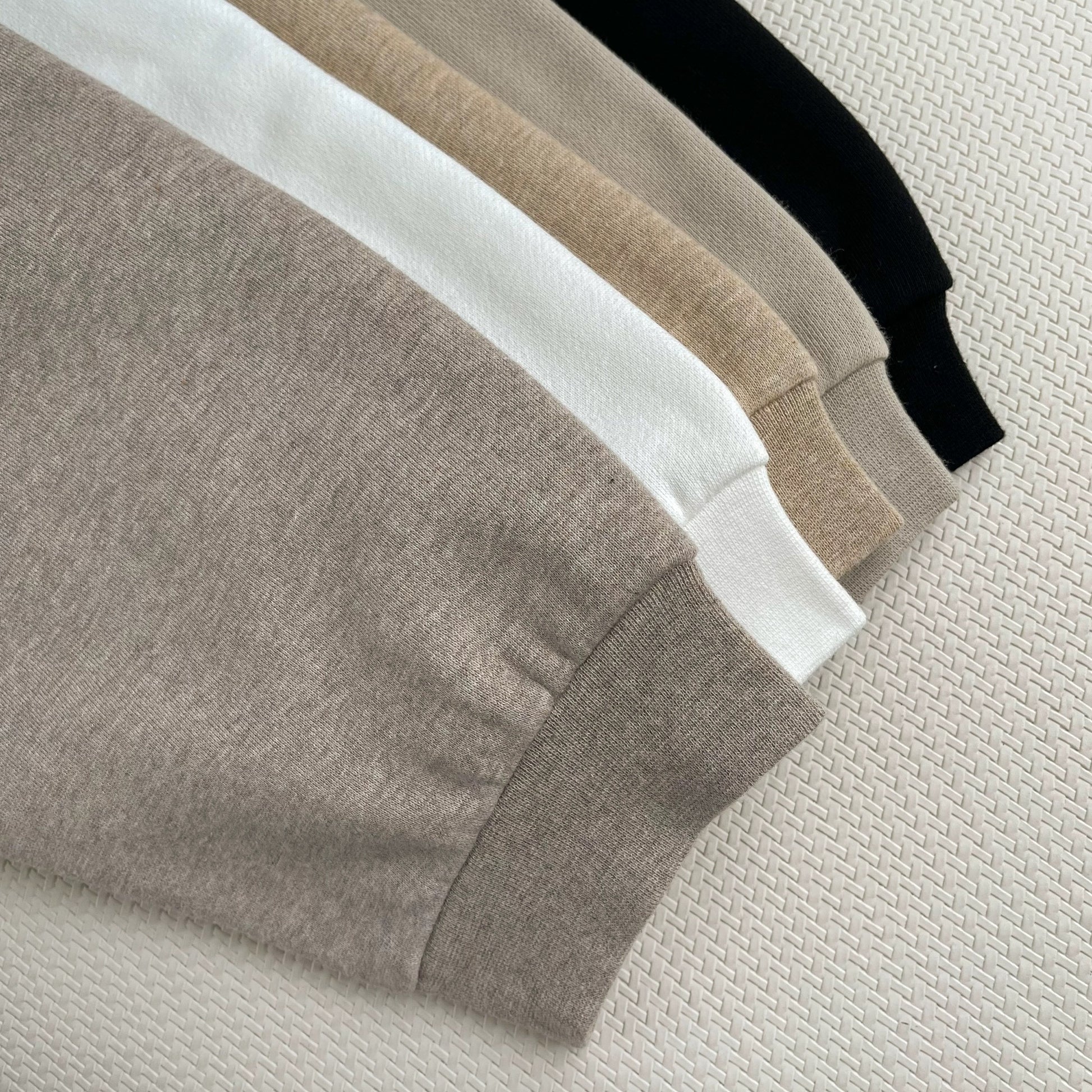 AMBERELLE FW23 Minimal Logo Fleece Hoodie in white