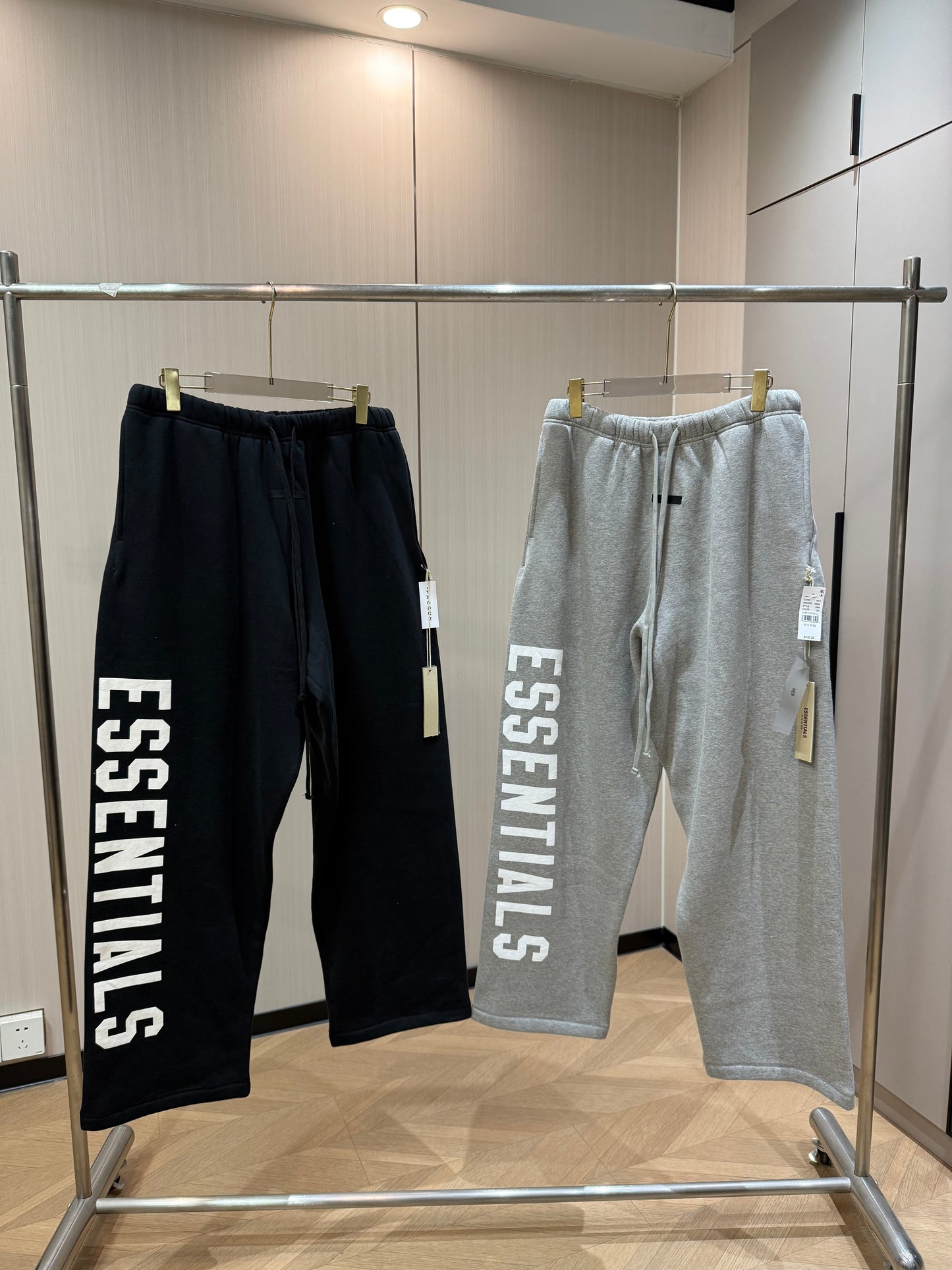 AMBERELLE Vertical Logo Wide-Leg Sweatpants in light heather grey