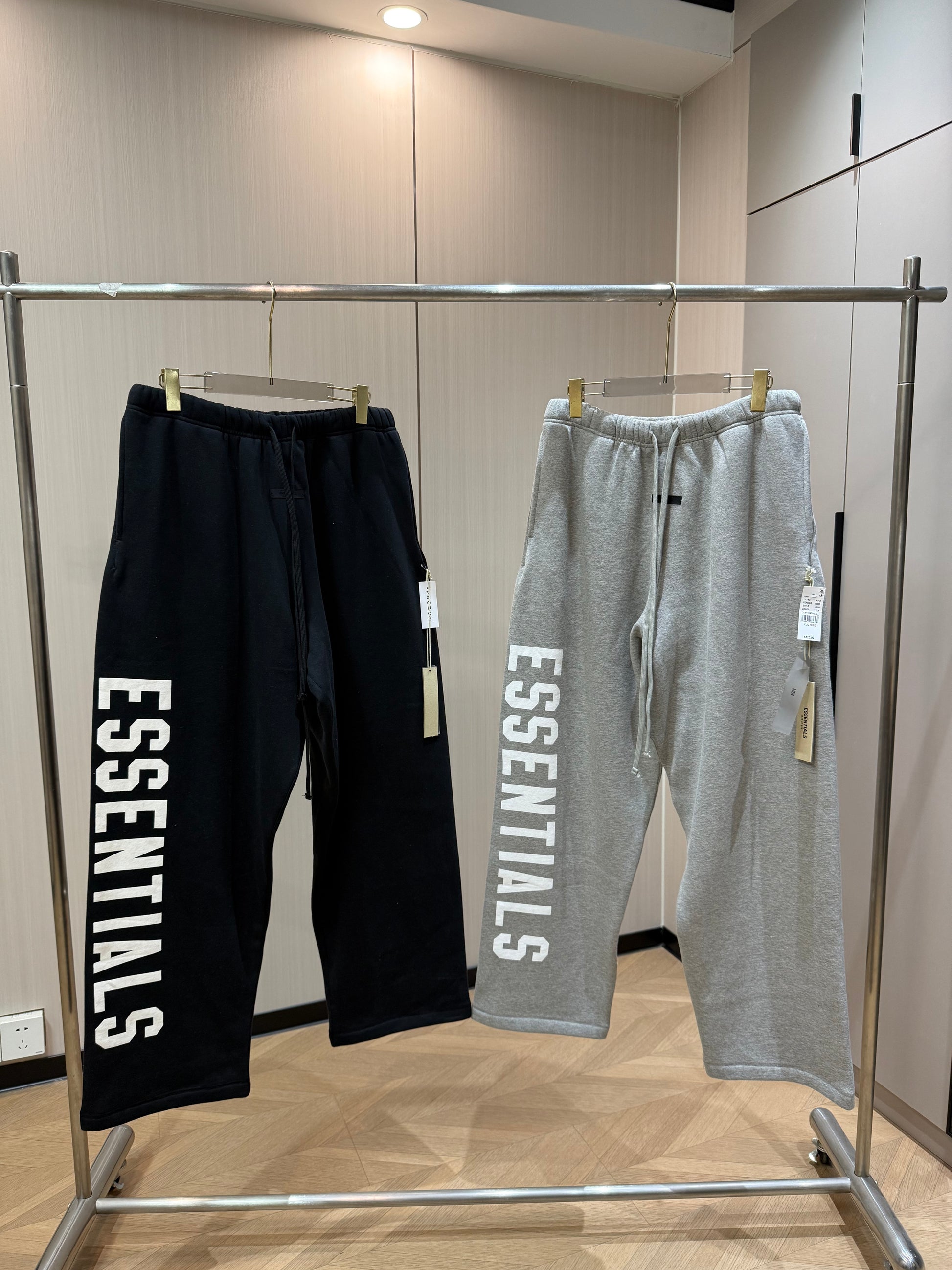 AMBERELLE Vertical Logo Wide-Leg Sweatpants in light heather grey