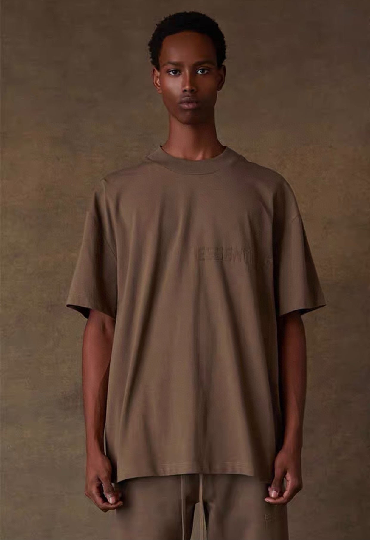 AMBERELLE Tonal Flocked Logo Short Sleeve Tee in cream