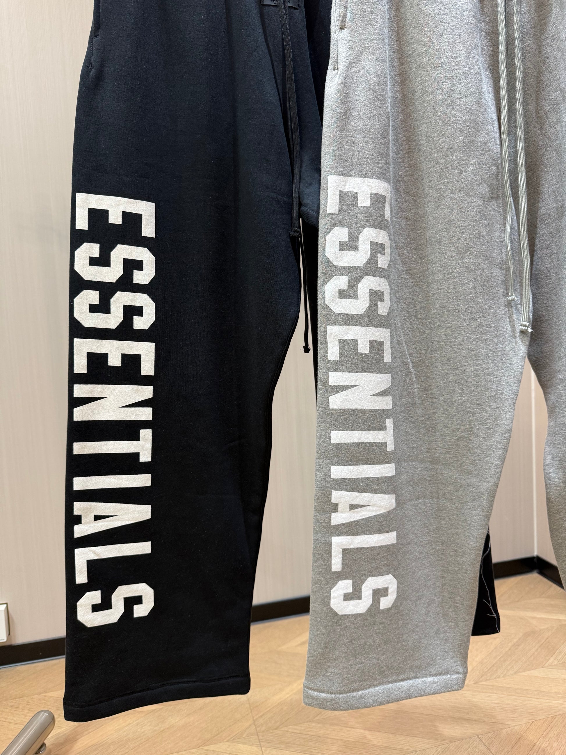 AMBERELLE Vertical Logo Wide-Leg Sweatpants in light heather grey