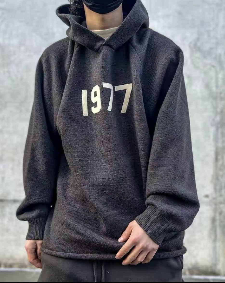 AMBERELLE 1977 Knit Pullover Hoodie in black