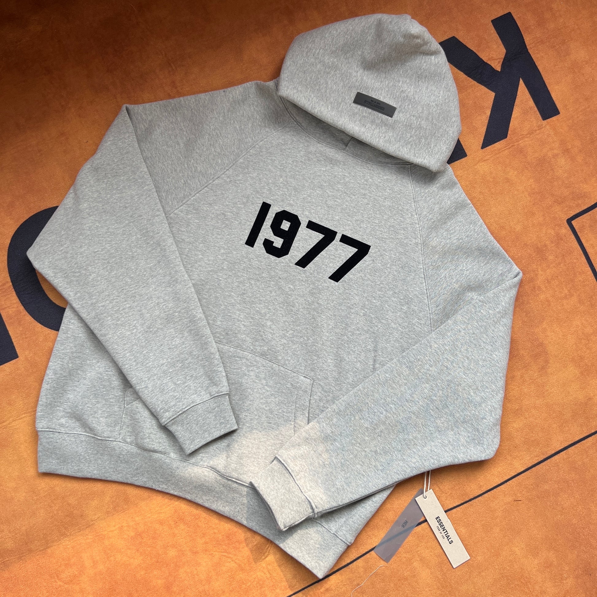 AMBERELLE 1977 Graphic Fleece Hoodie in cream