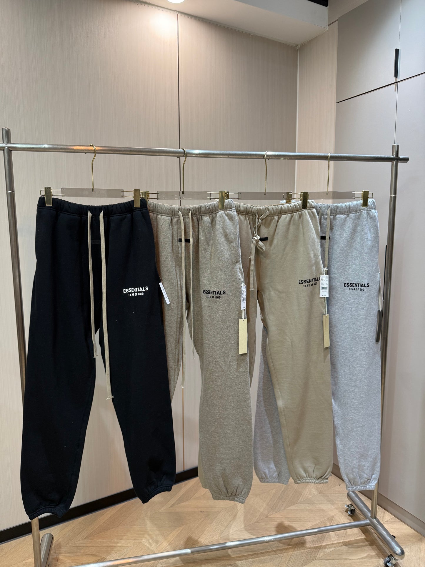 AMBERELLE Core Fleece Jogger Sweatpants in light heather grey