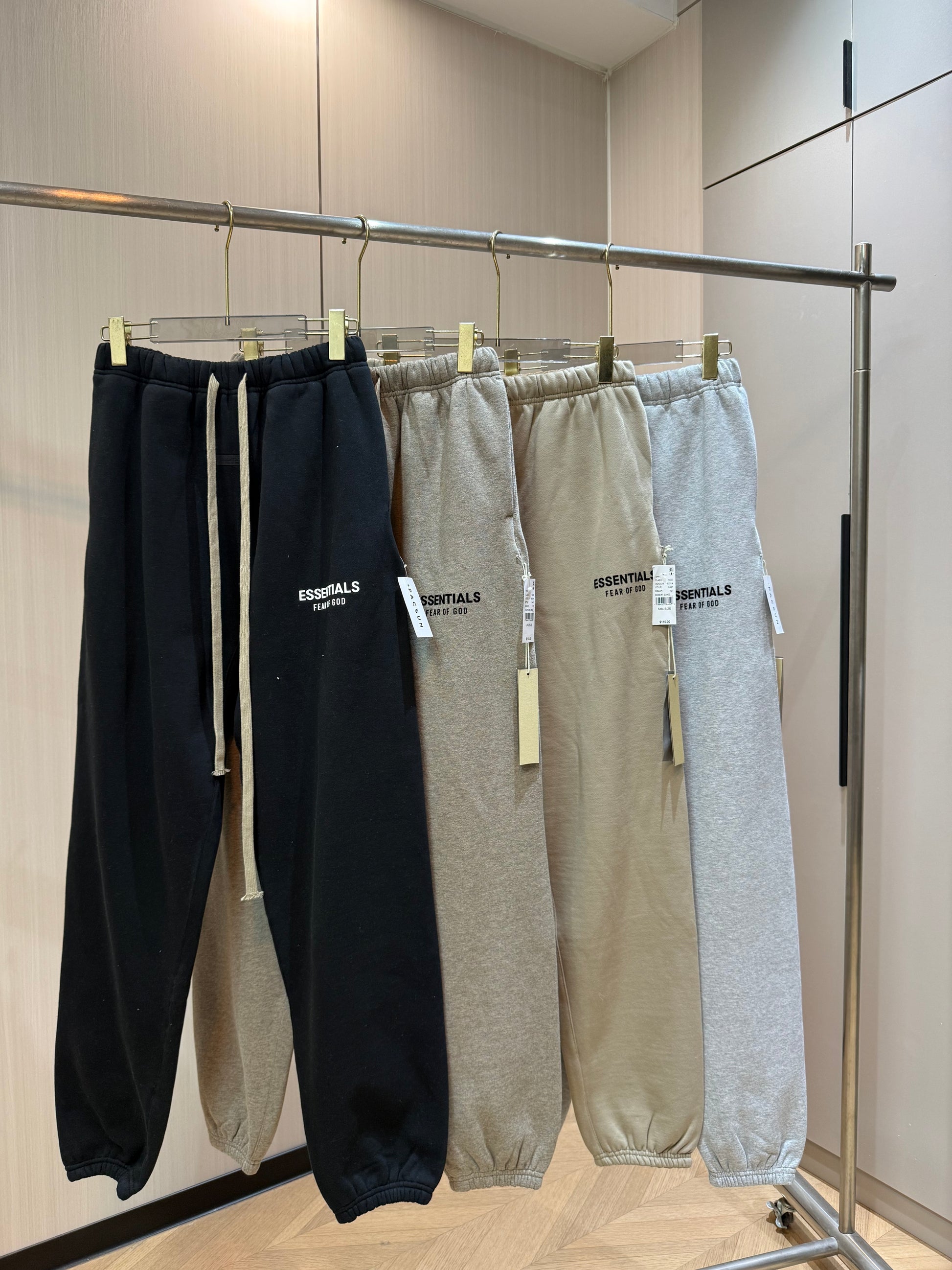 AMBERELLE Core Fleece Jogger Sweatpants in light heather grey