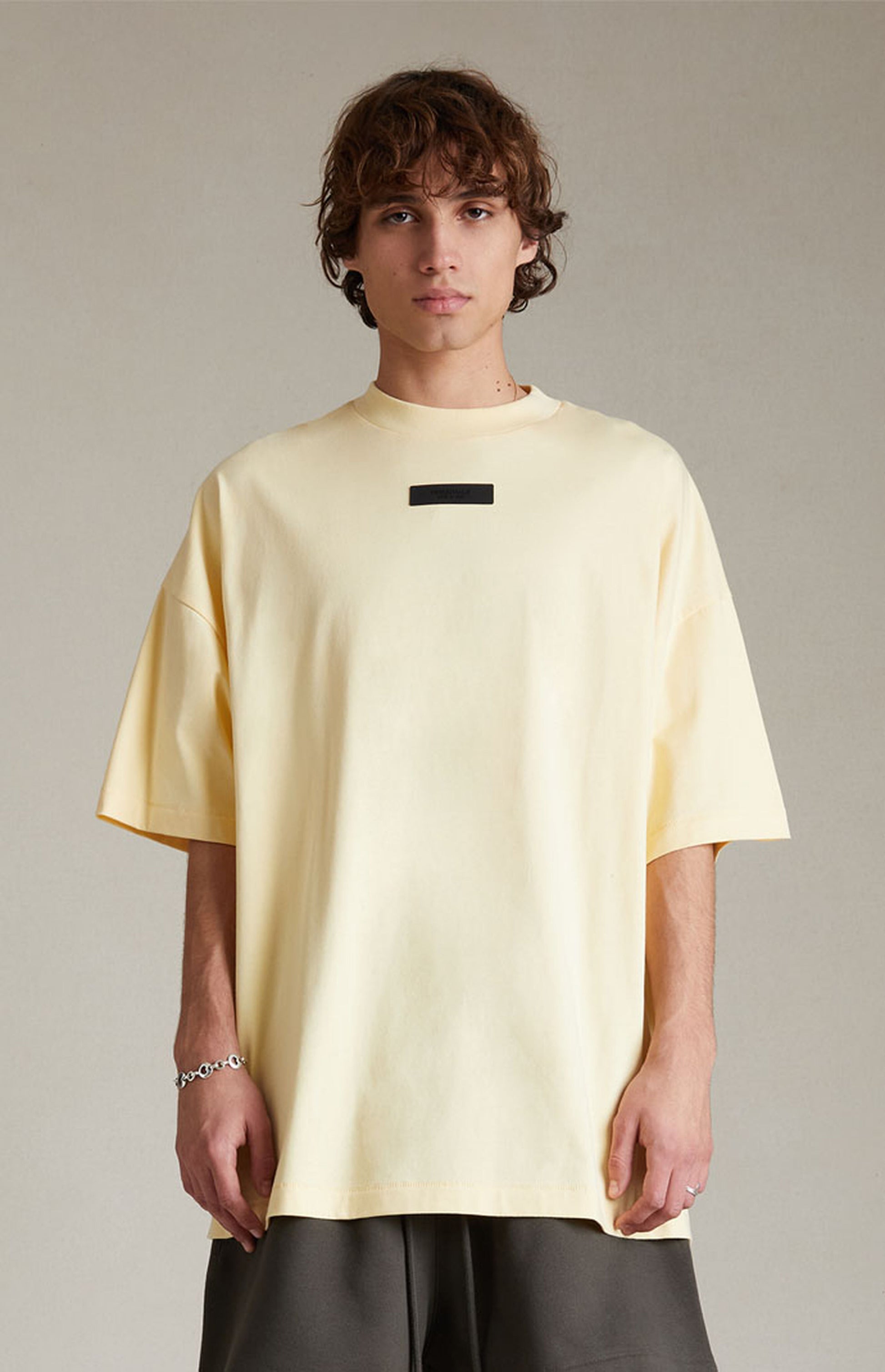 AMBERELLE Silicone Patch Short Sleeve Tee in light heather grey