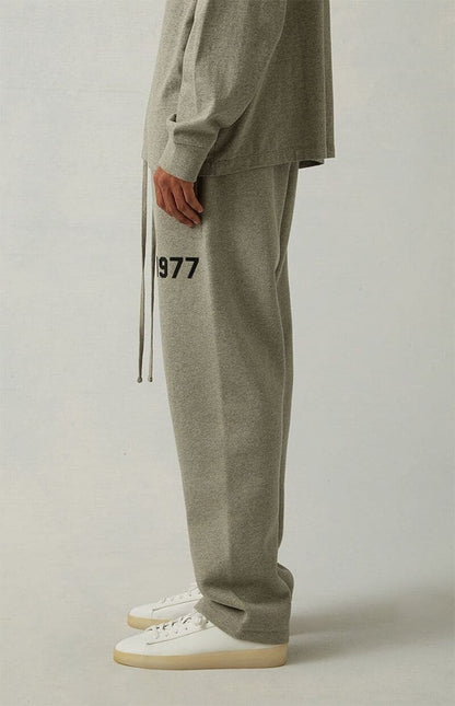 AMBERELLE 1977 Relaxed Wide-Leg Sweatpants in light heather grey