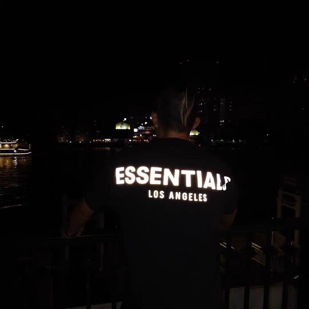 AMBERELLE Reflective Los Angeles Back Print T-Shirt in black