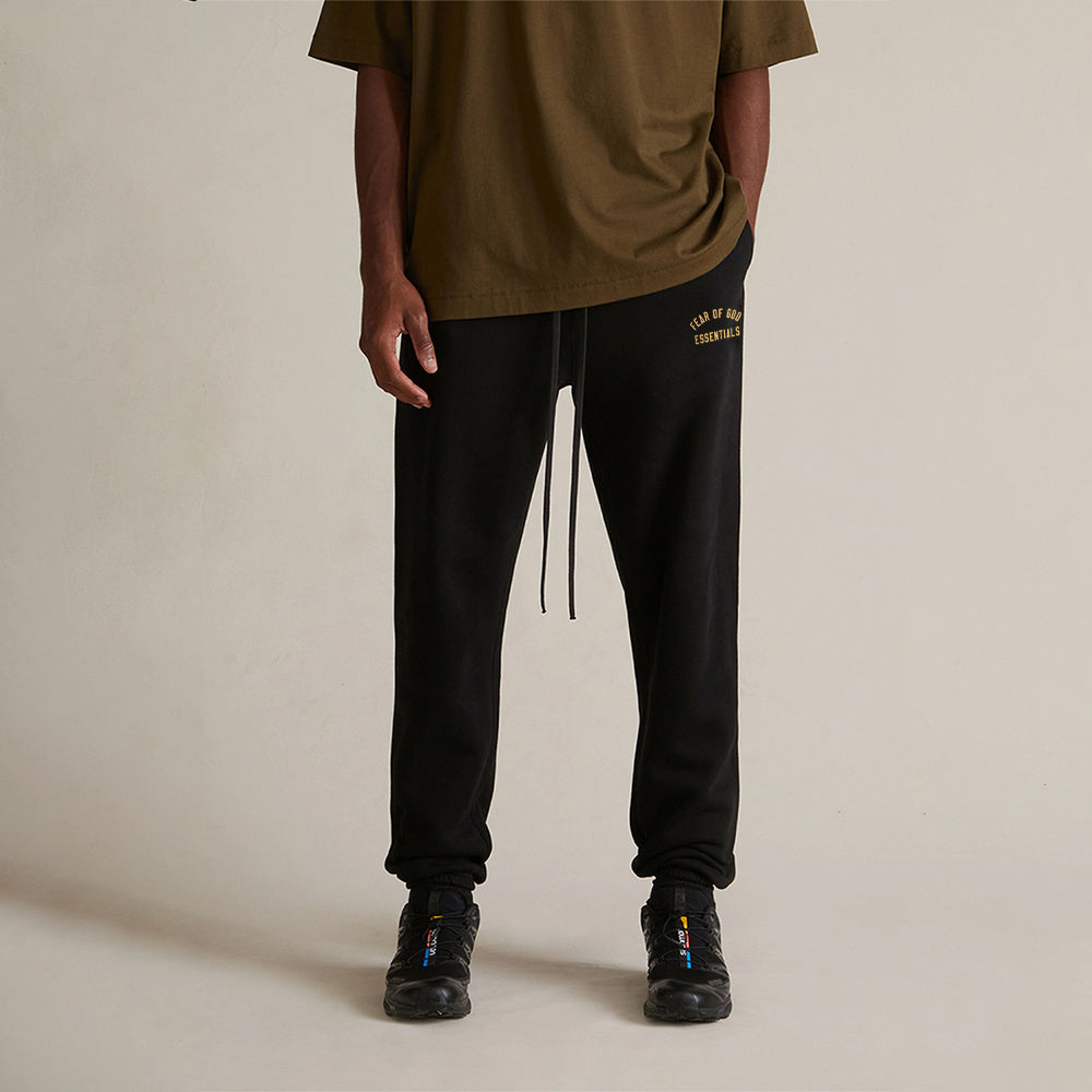 AMBERELLE Bold Letter Graphic Fleece Sweatpants in black