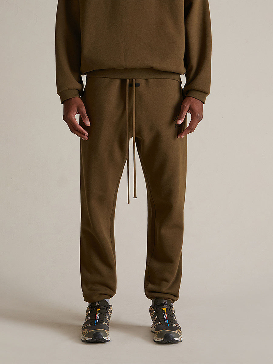 AMBERELLE Bold Letter Graphic Fleece Sweatpants in black