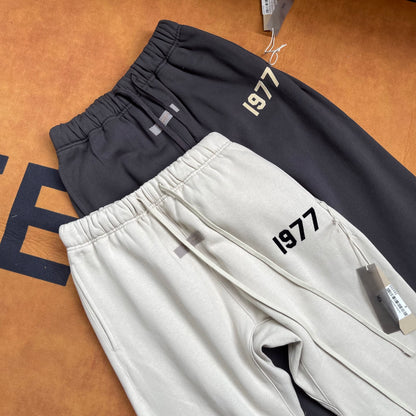 AMBERELLE 1977 Fleece Joggers Sweatpants in white